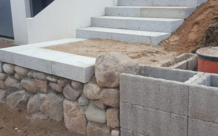 Terrassenbau Lübeck Jonasson Arbeiten mit Naturstein oder Feinsteinzeug (Keramik)