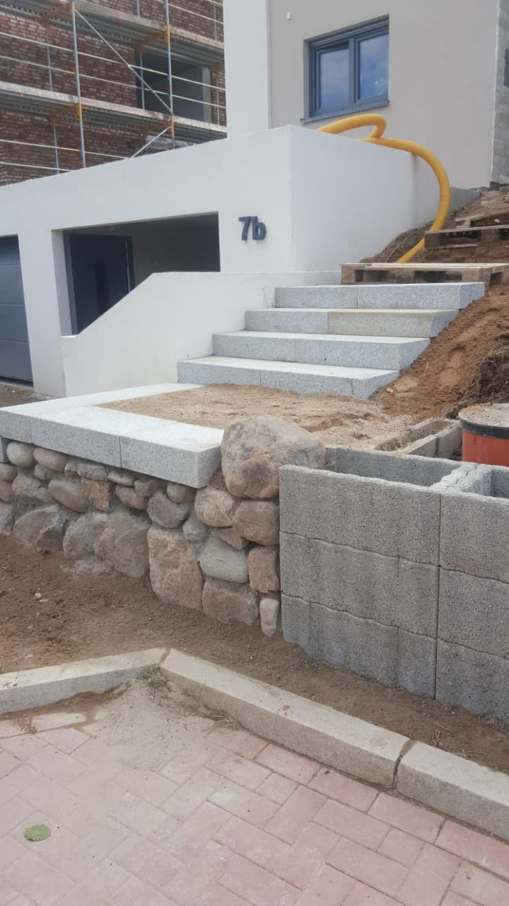 Terrassenbau Lübeck Jonasson Arbeiten mit Naturstein oder Feinsteinzeug (Keramik)
